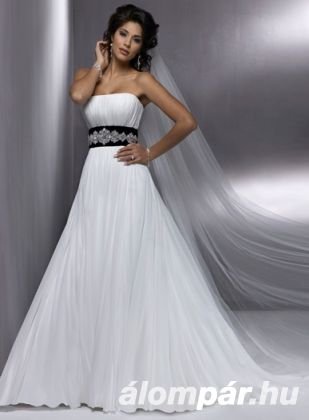 Maggie-Sottero-menyasszonyi-ruha-4