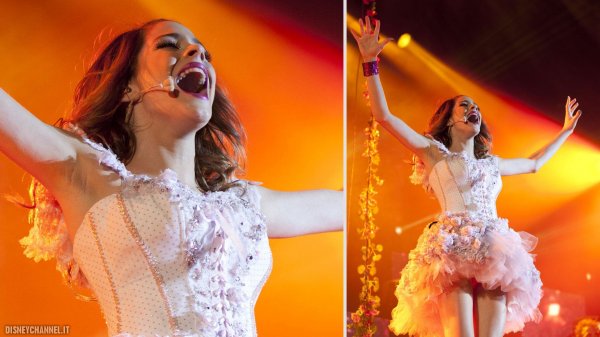 emea_vio_img_gal_violetta_il_concerto_milano_10_disney_channel_1880x1058_0